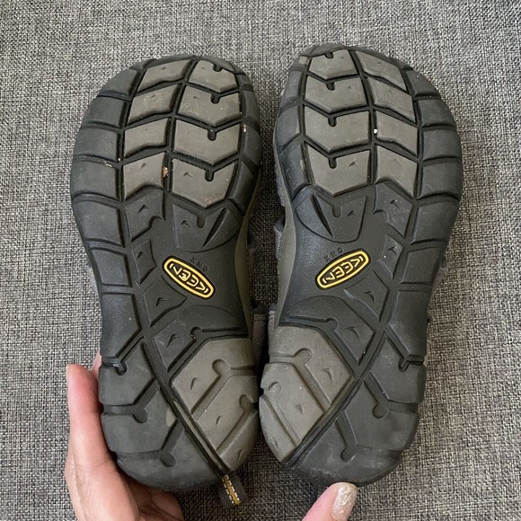 Keen Kids Sandal Size 1 Gray Outdoor Waterproof Slip On - Picture 7 of 8